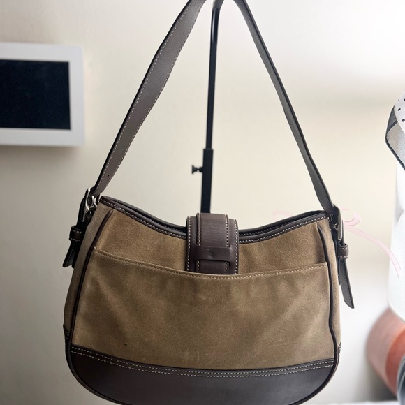 Coach Suede Brown Hamptons Shoulder Bag 🤎 - Picture 3 of 15